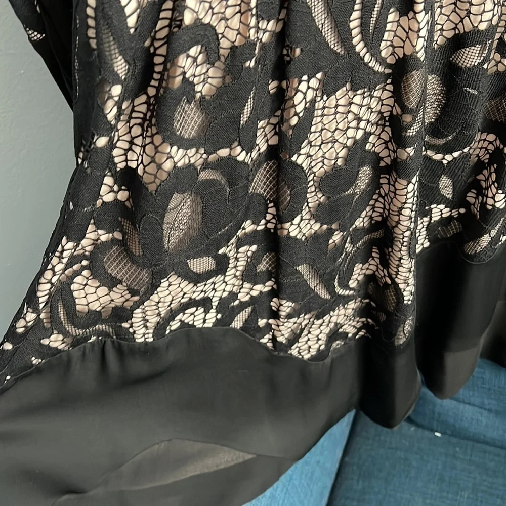 DVF Diane Von Furstenberg lace mini dress. Size 8 - Picture 2 of 6